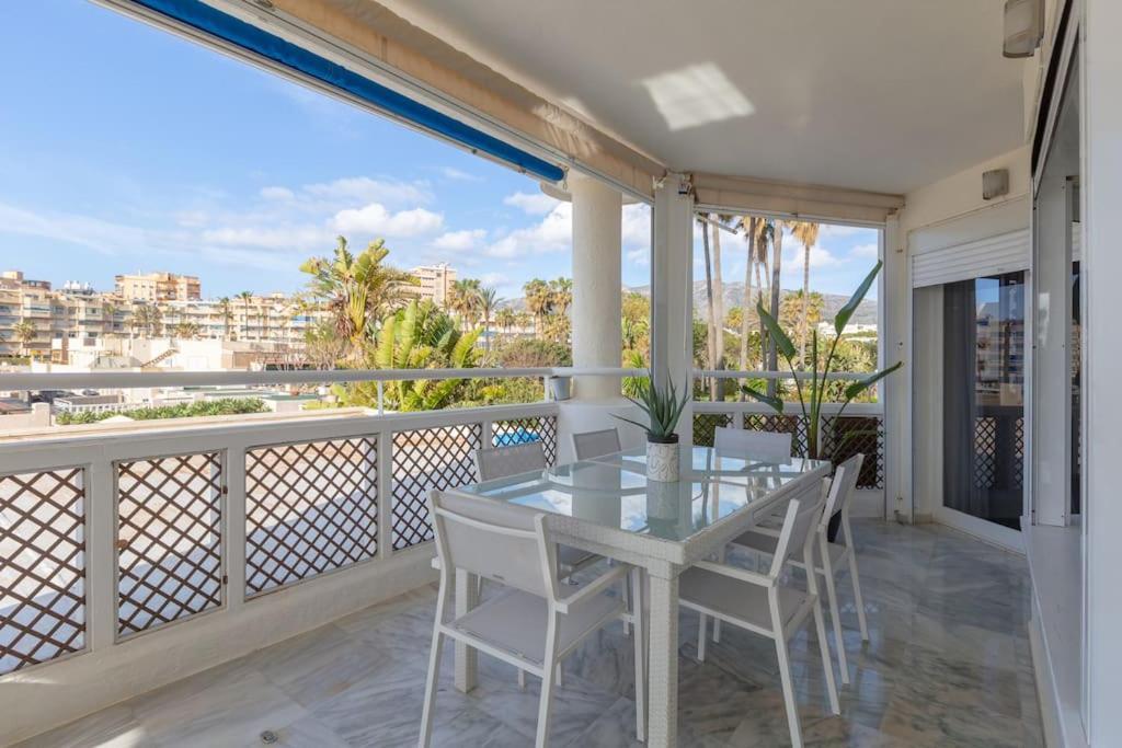Eden Costa Lago Primera Linea De Mar Torremolinos Dış mekan fotoğraf