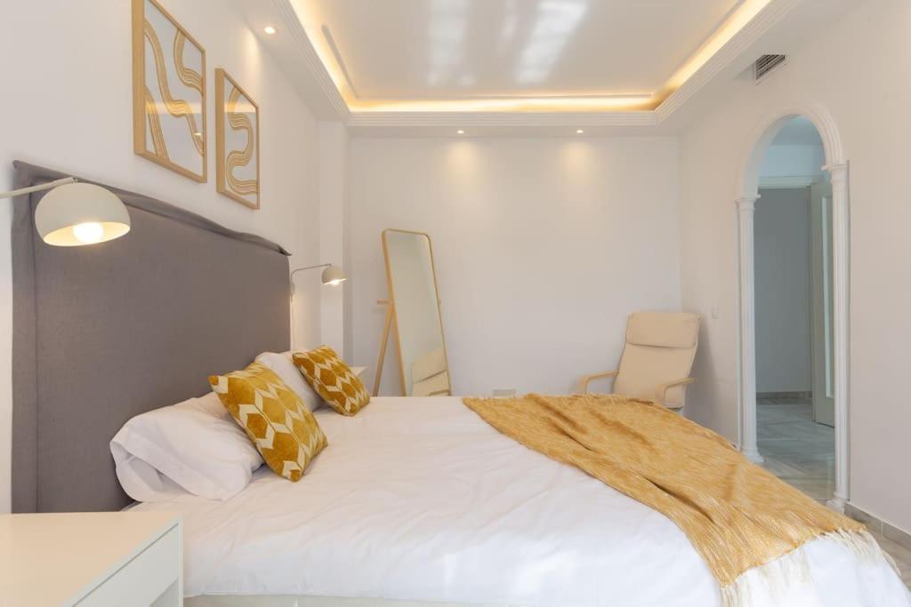 Eden Costa Lago Primera Linea De Mar Torremolinos Dış mekan fotoğraf