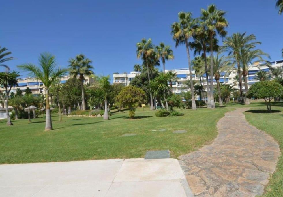 Eden Costa Lago Primera Linea De Mar Torremolinos Dış mekan fotoğraf