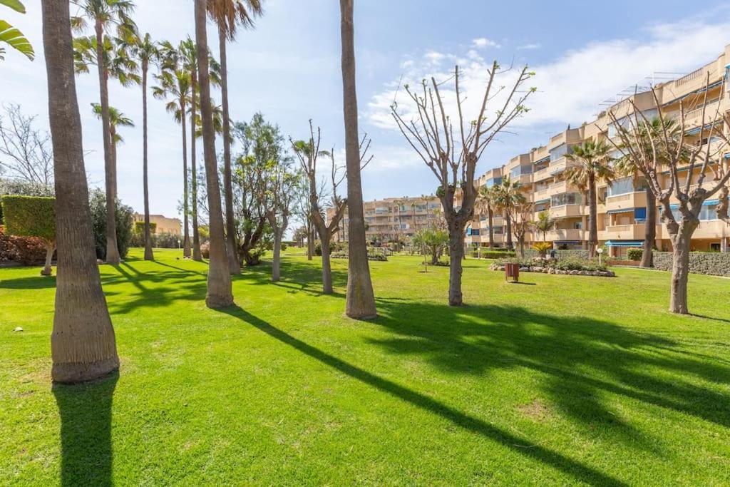 Eden Costa Lago Primera Linea De Mar Torremolinos Dış mekan fotoğraf