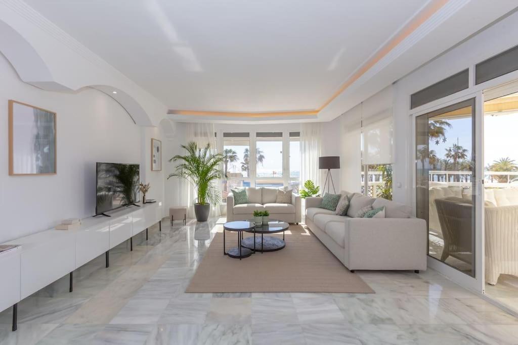 Eden Costa Lago Primera Linea De Mar Torremolinos Dış mekan fotoğraf