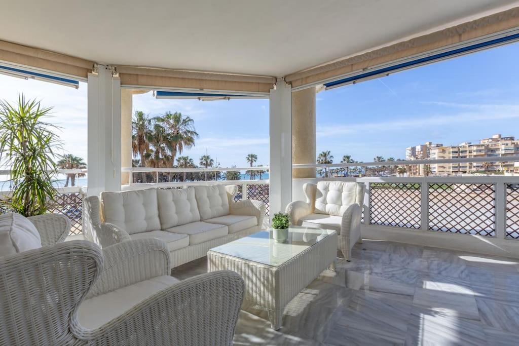 Eden Costa Lago Primera Linea De Mar Torremolinos Dış mekan fotoğraf