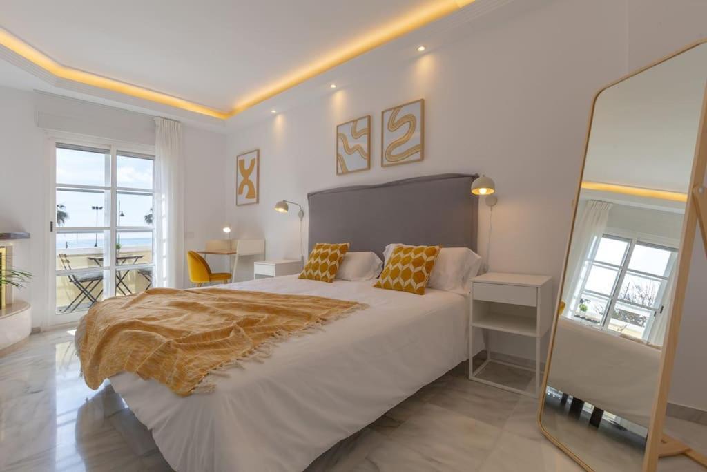 Eden Costa Lago Primera Linea De Mar Torremolinos Dış mekan fotoğraf
